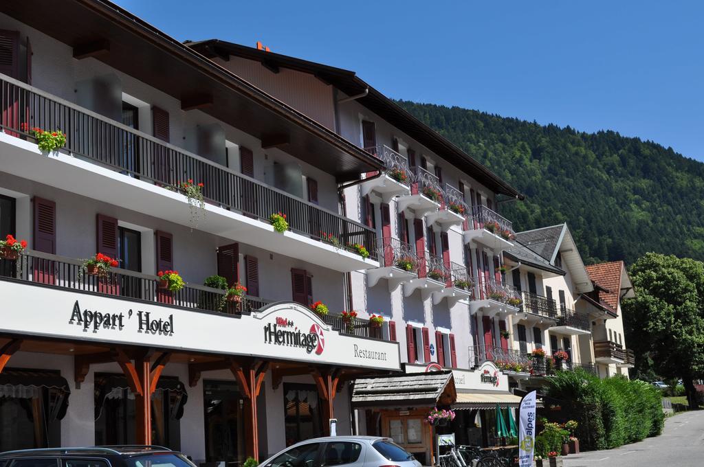 Hotel Et Appart'Hotel De L'Hermitage Thones Exterior photo